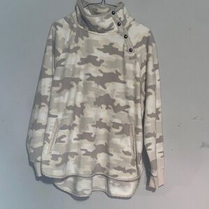 GreenTea Soft Beige and Cream Pullover